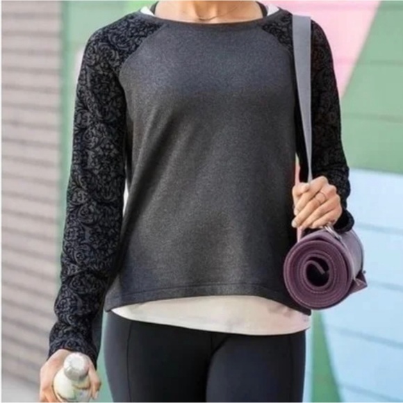 Calia by Carrie Underwood Pullover - Picture 8 of 8